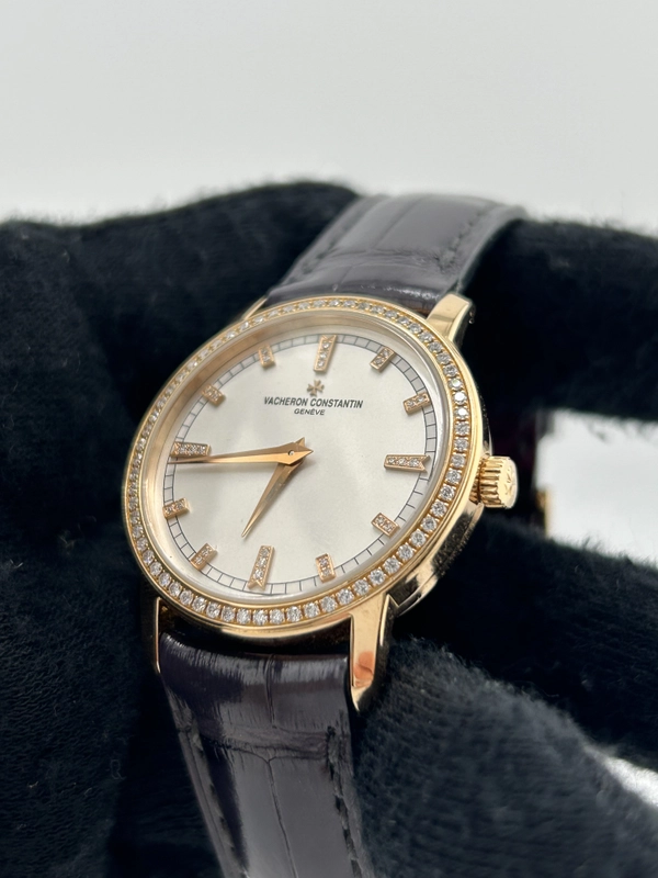Vacheron Constantin Traditionnelle White Dial on Black Leather Strap Ref. 25558/000R view 2