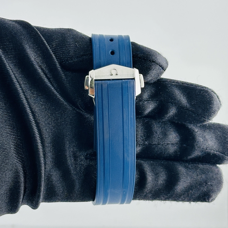 Omega Seamaster Diver James Bond Blue Dial on Rubber Band Ref. 210.30.42.20.03.002 view 4