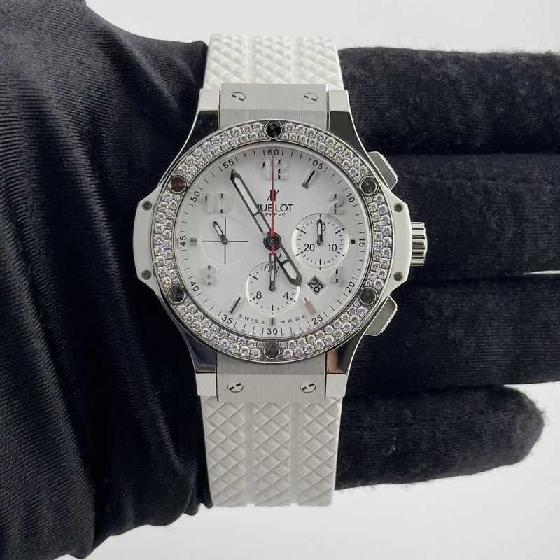 Hublot Big Bang White Dial on Rubber Strap Ref. 301.SE.230.RW.114 Card Open Date view 2