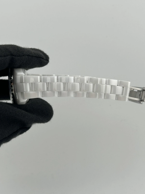 Chanel Chanel J12 White Dial on Ceramic And Steel Ref. H5699 Complete 2026 view 5