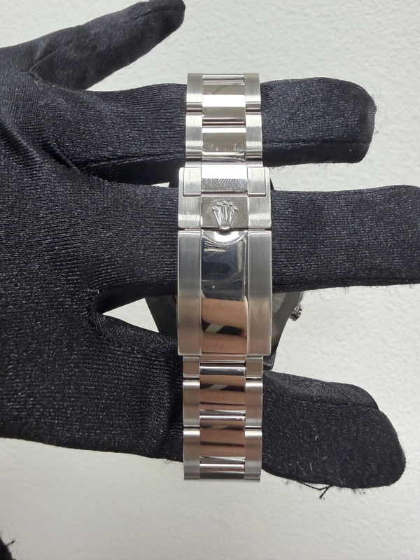 Rolex Yacht-Master II Matt White Dial on Oyster Ref. 116680 Card 2015 view 3