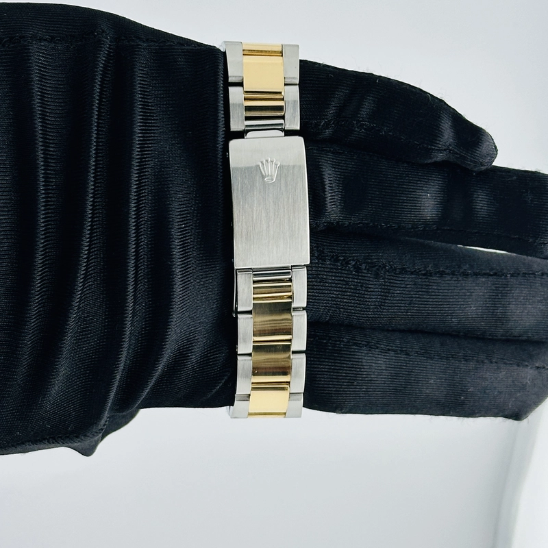 Rolex Datejust Champagne Stick Dial on Oyster Ref. 16203 Papers 2002 view 3