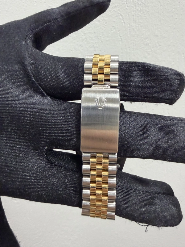 Rolex Datejust Gold Diamond Dial on Jubilee Ref. 16233 1989 view 3