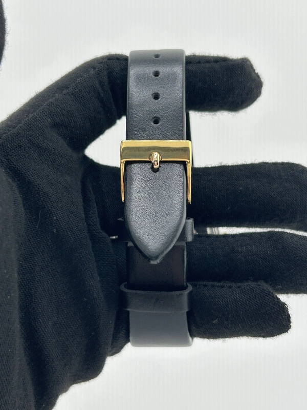 Rolex Datejust 36 Champagne Stick Dial on Generic Black Leather Strap Ref. 16013 1987 view 4