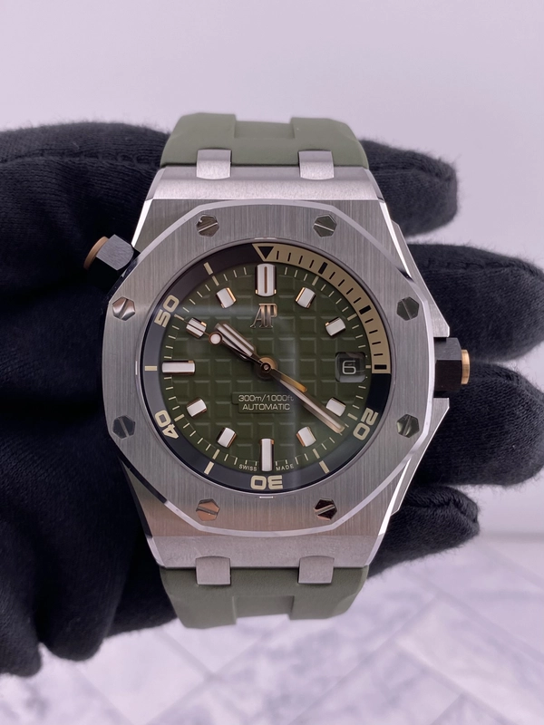 Audemars Piguet Offshore Diver Green Dial on Bracelet Ref. 15720ST.OO.A052CA.01 Card Open Date view 2