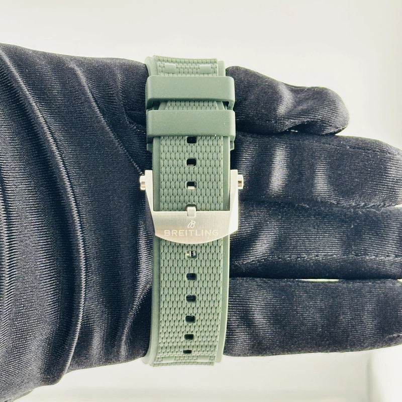 Breitling Chronomat B01 Green Dial on Rubber Strap Ref. AB0134101L2S1 Card Open Date view 5