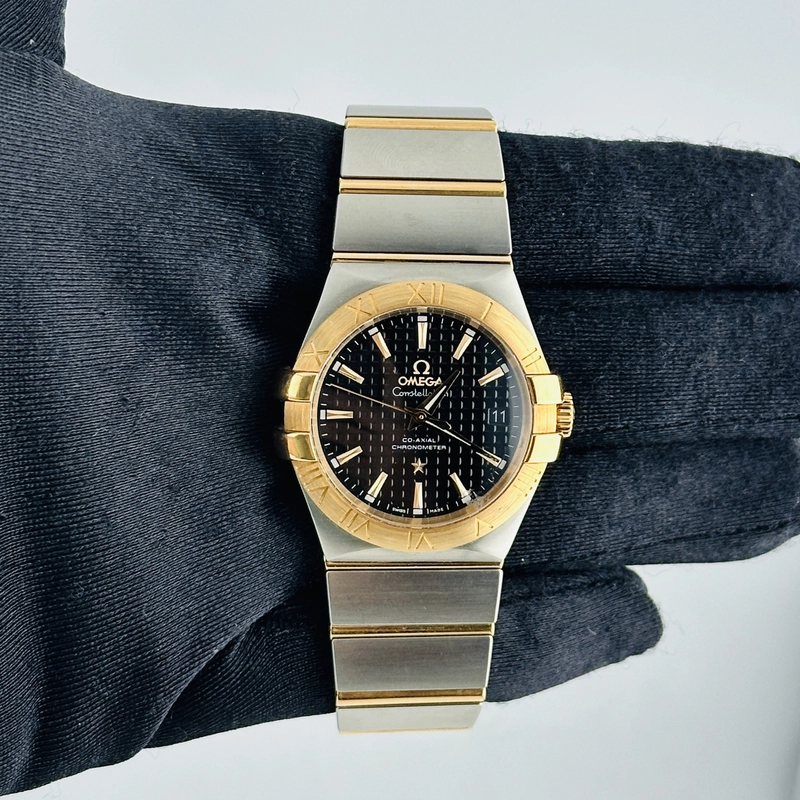 Omega Constellation Black Dial Ref. 123.20.35.20.01.001