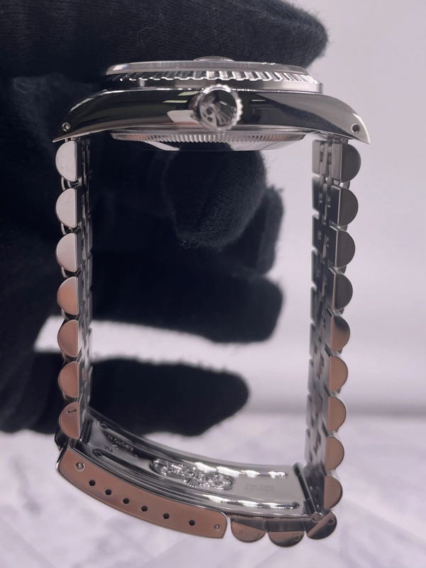 Rolex Datejust Silver Stick Dial on Jubilee Ref. 16030 1991 view 6