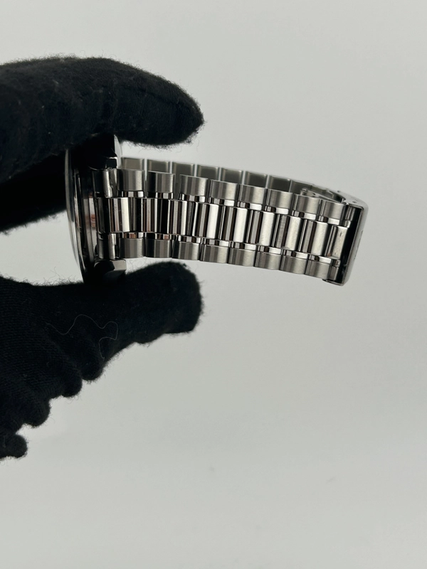 Omega Speedmaster Reduced Black Dial on Stainless Steel Bracelet Ref. 3510.50.00 view 5