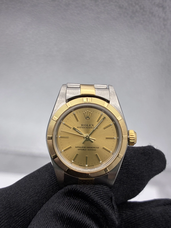 Rolex Oyster Perpetual Champagne Stick Dial on Oyster Bracelet Ref. 76233 2000 view 2