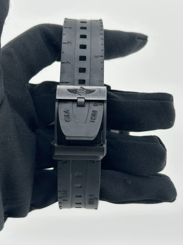 Breitling Colt Skyracer Black Arabic Dial on Black Rubber Band Ref. X74320 Complete 2017 view 4