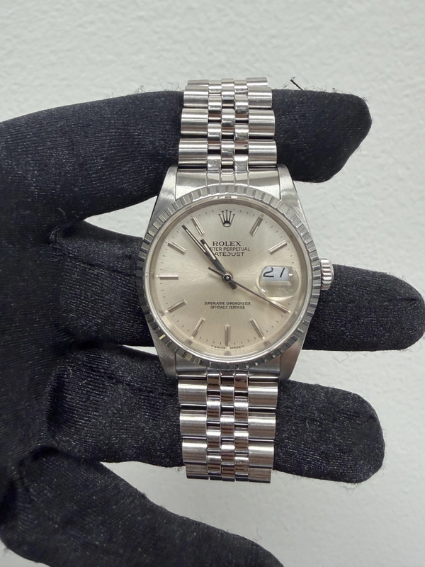 Rolex Datejust Silver Stick Dial on D Link Jubilee Ref. 16220 1988 view 2