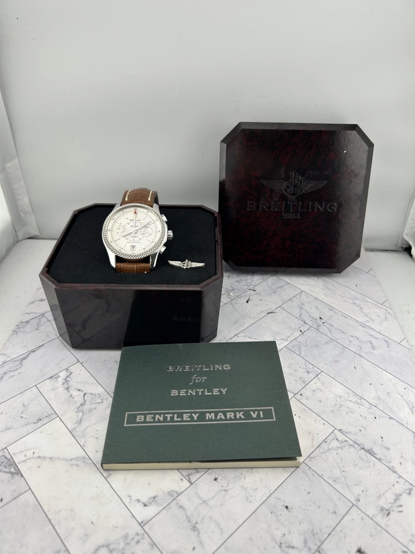 Breitling Bentley Mark VI Silver Dial on Leather Ref. P26362 view 8