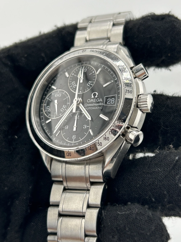 Omega Speedmaster Black Dial on Stainless Steel Bracelet Ref. 3513.50.00 view 3