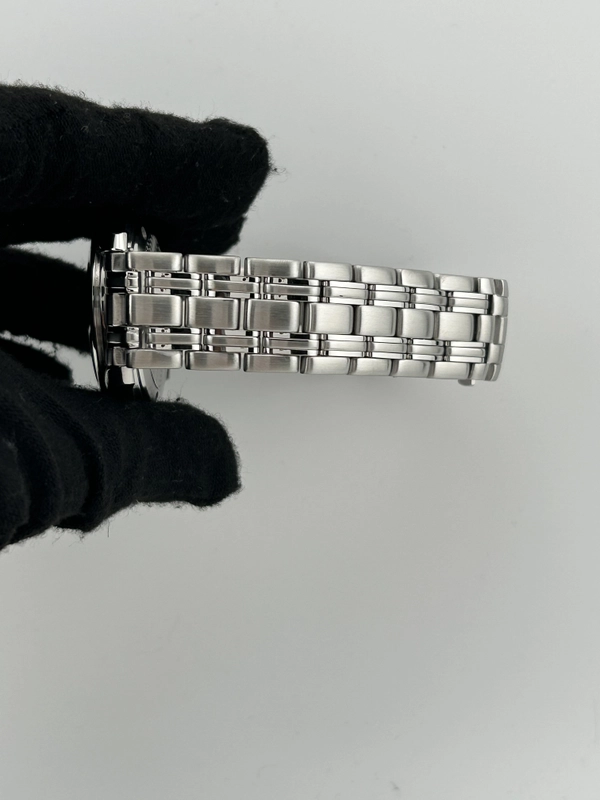 Omega Seamaster 120m Silver Dial on Stainless Steel Bracelet Ref. 2511.30 view 5