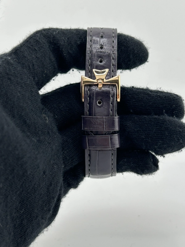 Vacheron Constantin Traditionnelle White Dial on Black Leather Strap Ref. 25558/000R view 3