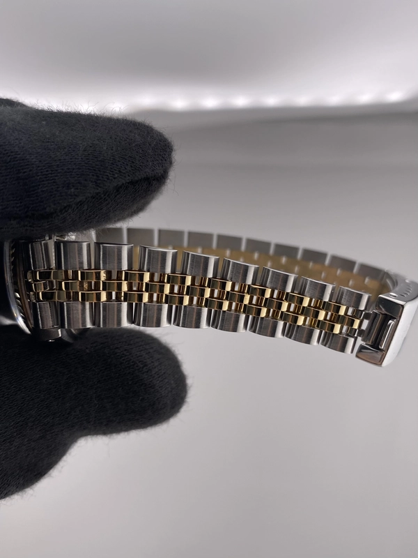 Rolex Oyster Perpetual Date Champagne Stick Dial on D Link Jubilee Ref. 6917 1983 view 5