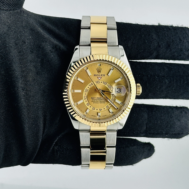 Rolex SkyDweller Champagne Dial on Oyster Bracelet Ref. 326933 Card 2018 view 2