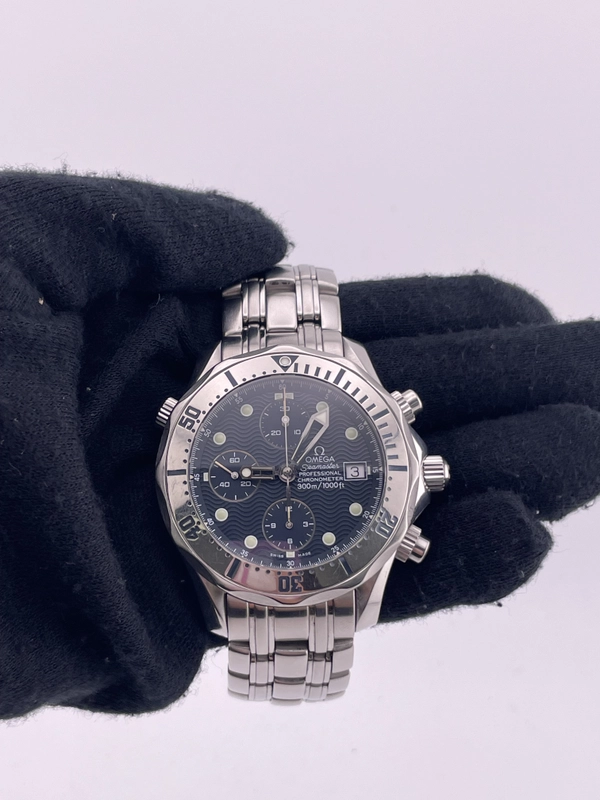 Omega Seamaster Blue Wave Motif Dial on Stainless Steel Bracelet Ref. 2598.80.00 Card 2001 view 2