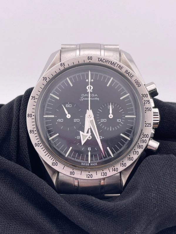 Omega Speedmaster Broad Arrow Black Dial on Stainless Steel Bracelet Ref. 3594.50 Complete 1999 view 3