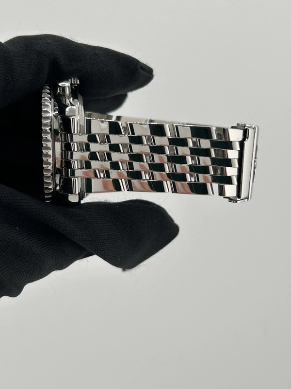 Breitling Navitimer Montbrillant White Dial on Stainless Steel Bracelet Ref. A41370 view 5