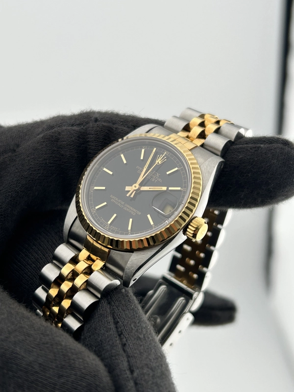 Rolex Datejust 31 Black Dial on Jubilee Ref. 68273 Papers 1995 view 3