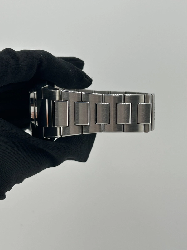 Iwc Ingenieur Automatic Black Dial on Stainless Steel Bracelet Ref. IW322701 with Box view 5