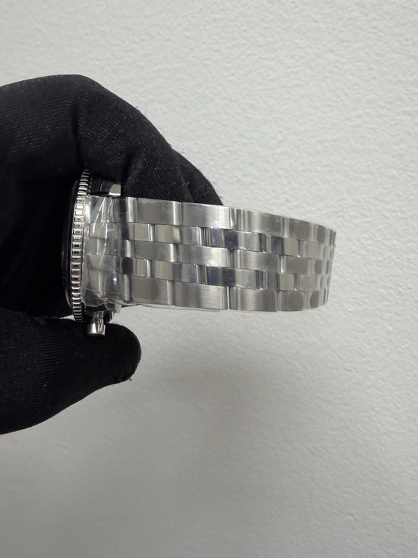 Breitling Super AVI B04 Chronograph GMT Black Dial on Bracelet Ref. AB04453A1B1A1 Card 2026 view 4