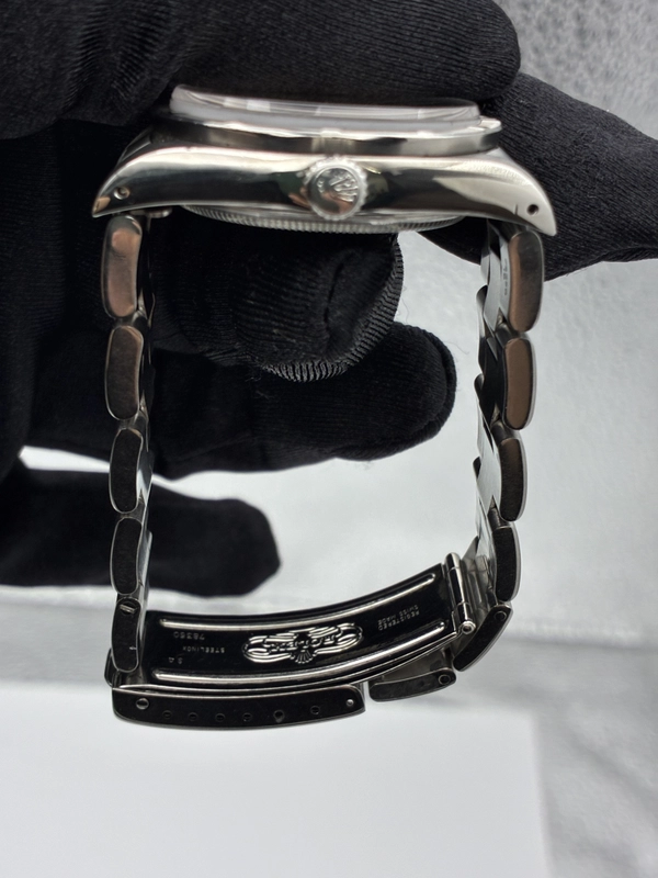 Rolex Air-King Silver Stick Dial on Oyster Ref. 14010 view 3