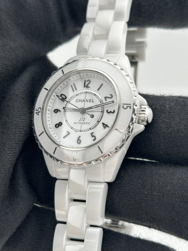 Chanel Chanel J12 White Dial on Ceramic And Steel Ref. H5699 Complete 2026 view 3