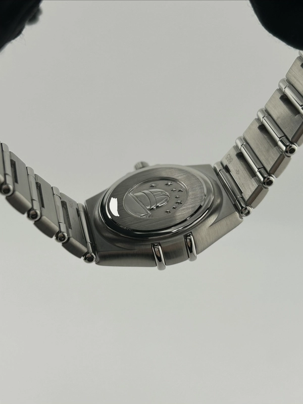 Omega Constellation Gray Dial on Stainless Steel Bracelet Ref. 1572.40 view 7