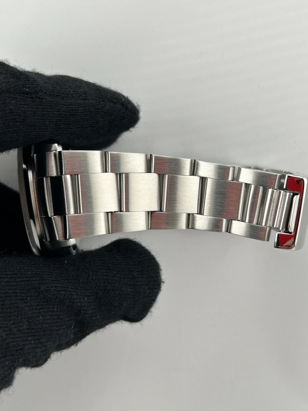 Rolex Datejust 36 Silver Stick Dial on Jubilee Ref. 16200 Papers 2000 view 5