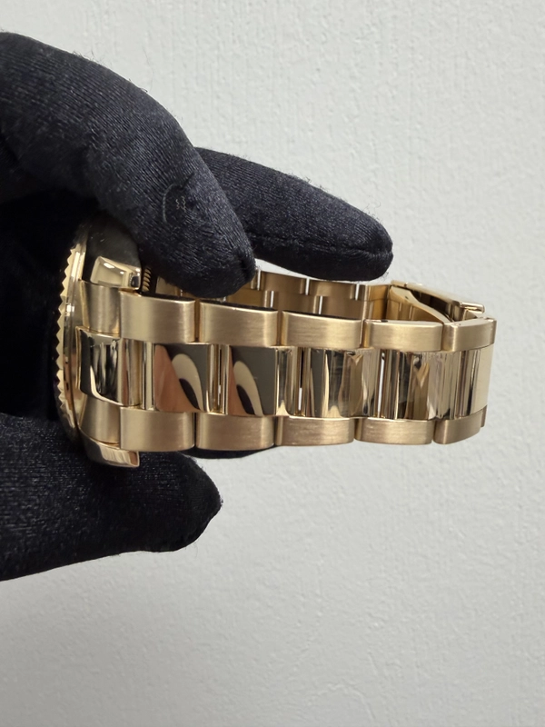 Rolex Sky Dweller Champagne Sunray Arabic Dial on Oyster Bracelet Ref. 326938 Card 2018 view 4