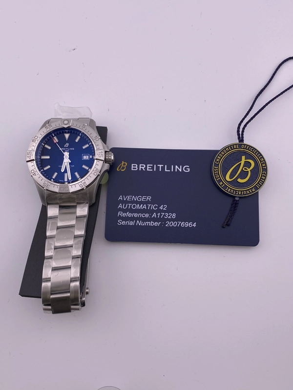 Breitling Avenger Automatic Black Dial on Bracelet Ref. A17328101B1A1 Complete 2026 view 7