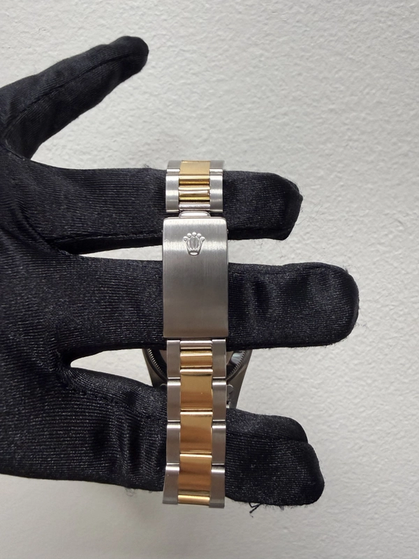 Rolex Oyster Perpetual Date Champagne Stick Dial on Oyster Ref. 15223 Papers 1990 view 3