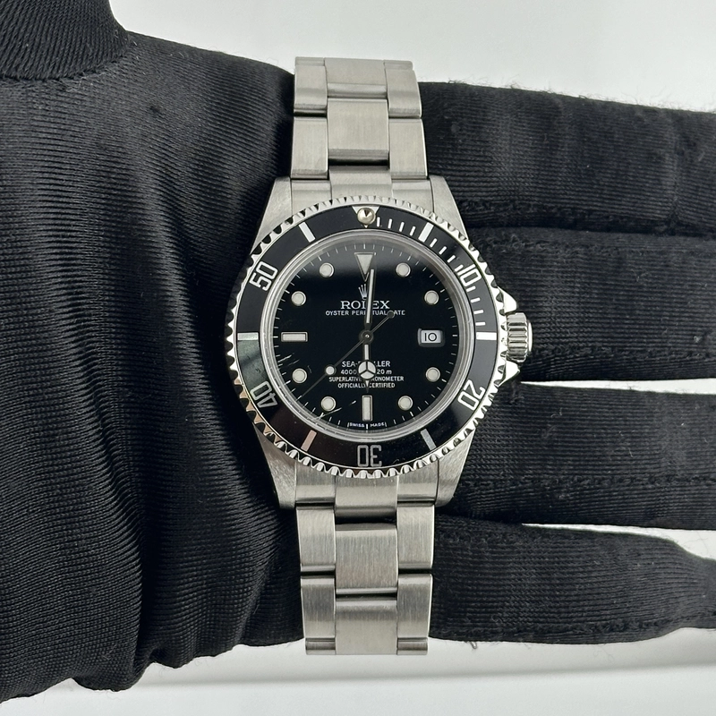 Rolex Sea-Dweller Black Dial on Oyster Ref. 16600 Papers 2000 view 2