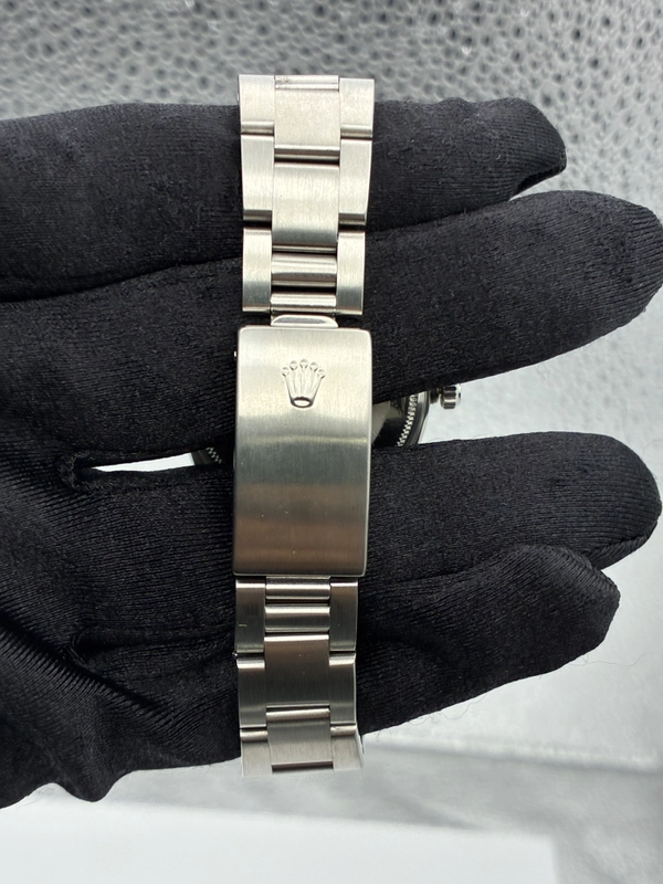 Rolex Air-King Silver Stick Dial on Oyster Ref. 14010 view 5