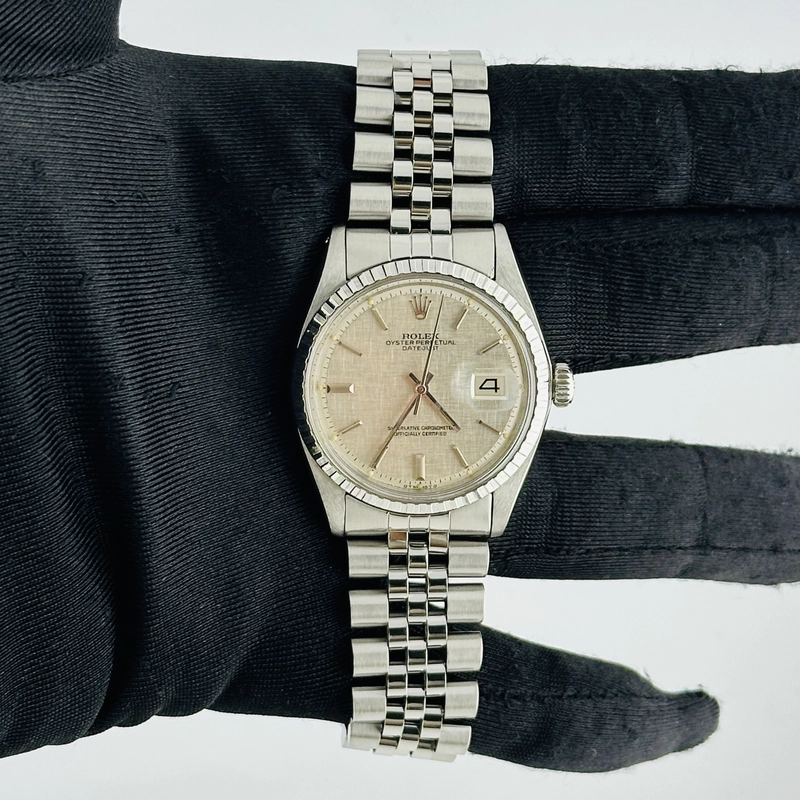 Rolex Datejust Silver Linen Dial on D Link Jubilee Ref. 1603 1973 view 2