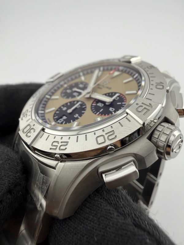 Breitling Avenger B01 Chronograph Beige Dial on Bracelet Ref. AB0147101A1A1 Card 2026 view 3