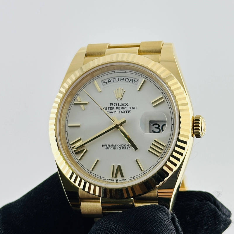 Rolex Day-Date 40 White / Yg Roman Markers Dial on President Bracelet Ref. 228238 Card 2026 view 3