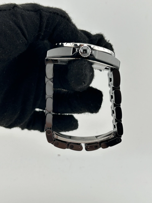Chanel J12 Black Dial on Ceramic And Steel Bracelet Ref. H0685 Complete 2011 view 6