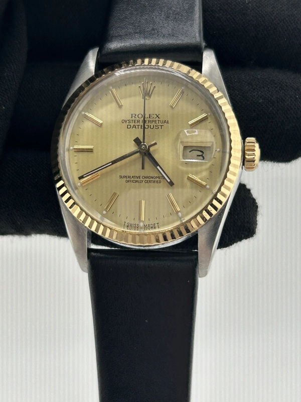Rolex Datejust 36 Champagne Stick Dial on Generic Black Leather Strap Ref. 16013 1987 view 2