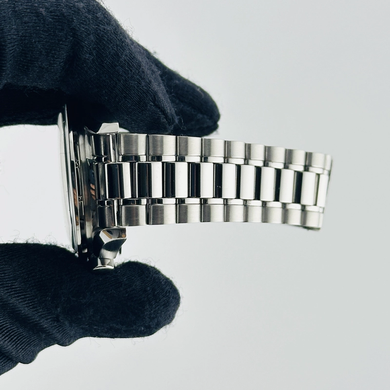 Omega Speedmaster Black Chrono Dial on Stainless Steel Bracelet Ref. 3510.50.00 view 5