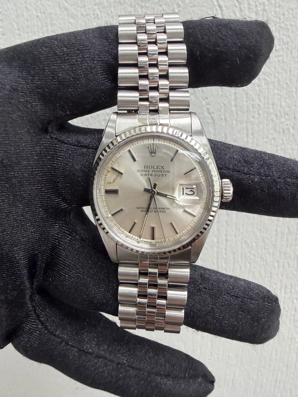 Rolex Datejust Silver Stick Dial on Jubilee Ref. 1601/4 Papers 1977 view 2