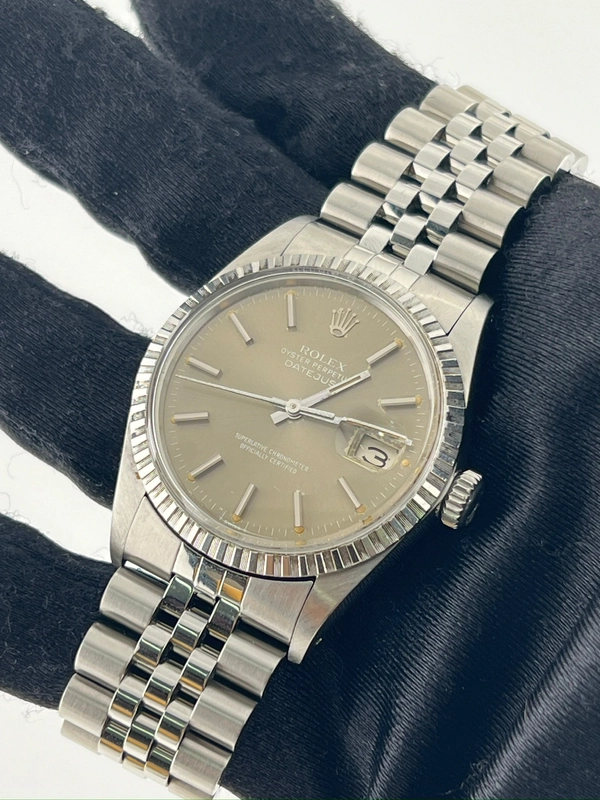 Rolex Datejust Grey Stick Dial on D Link Jubilee Bracelet Ref. 16030 1988 view 2