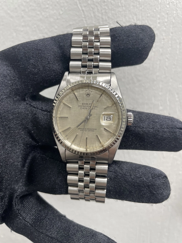 Rolex Datejust Silver Linen Dial on Jubilee Ref. 16014 1979 view 2
