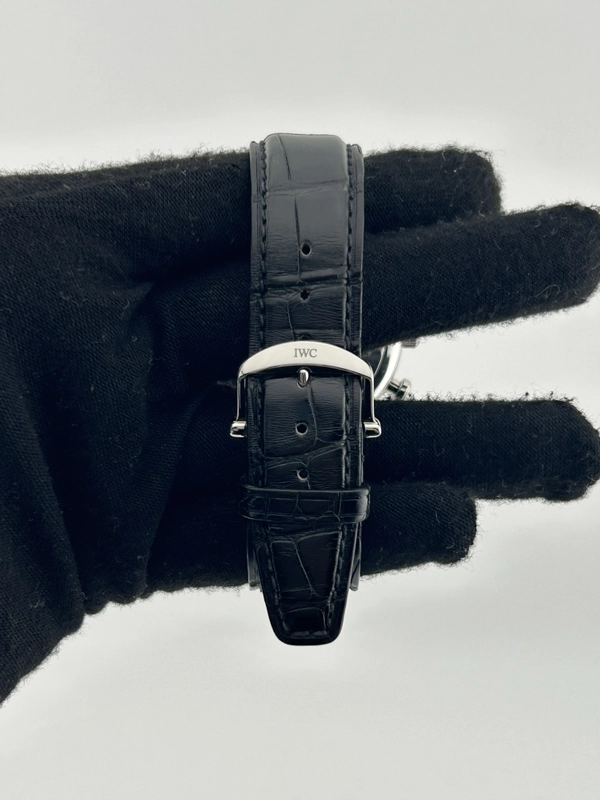 Iwc Portofino Chronograph 39 Silver Dial on Leather Strap Ref. IW391406 Complete 2023 view 4