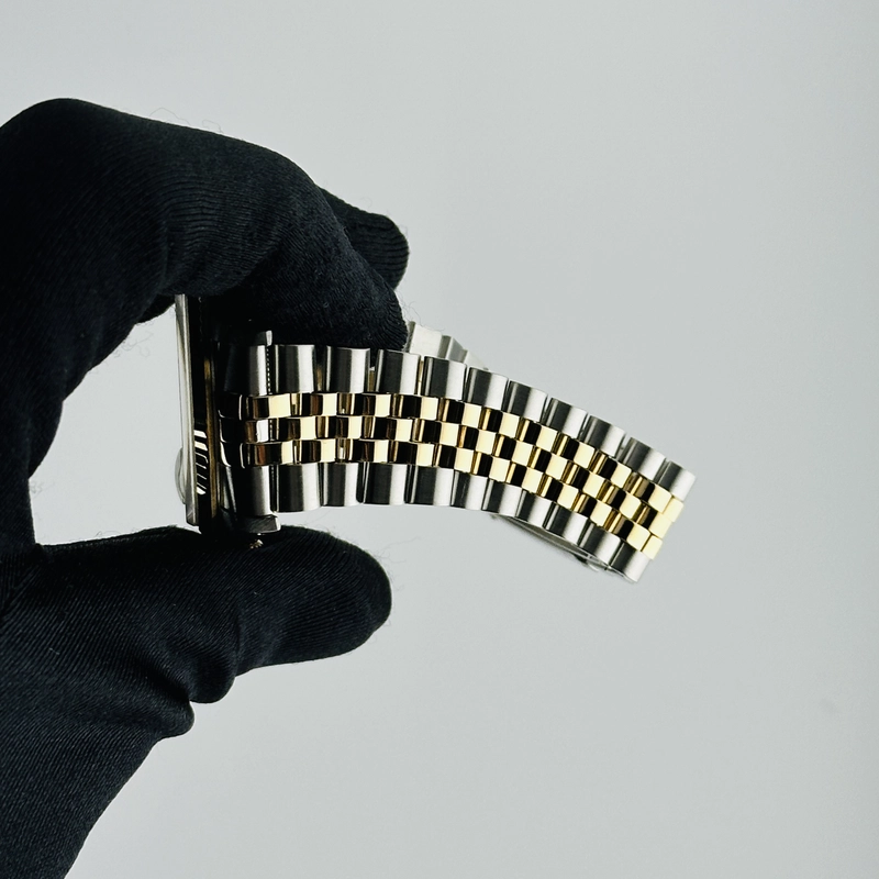 Rolex Datejust Champagne Diamond Dial on D Link Jubilee Ref. 16233 Papers 1993 view 5