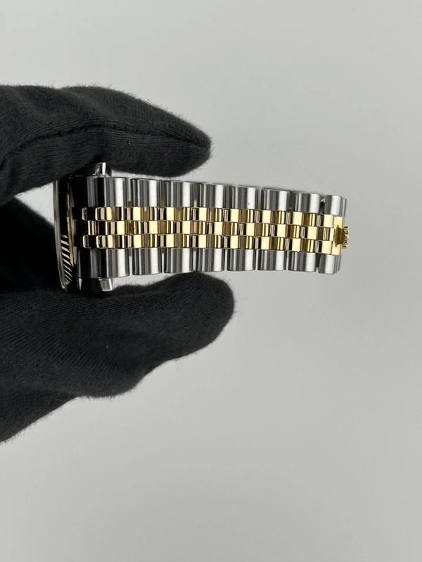 Rolex Datejust Champagne Anniversary Factory Diamond Dial Dial on D Link Jubilee Hidden Clasp Bracelet Ref. 116233G 1991 view 5