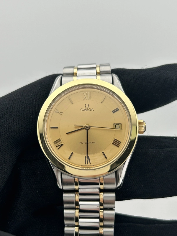 Omega Speedmaster Classic Gold Roman Numerals Dial on 2 Tone Yellow Gold / Stainless Steel Bracelet Ref. 3300.10 view 3